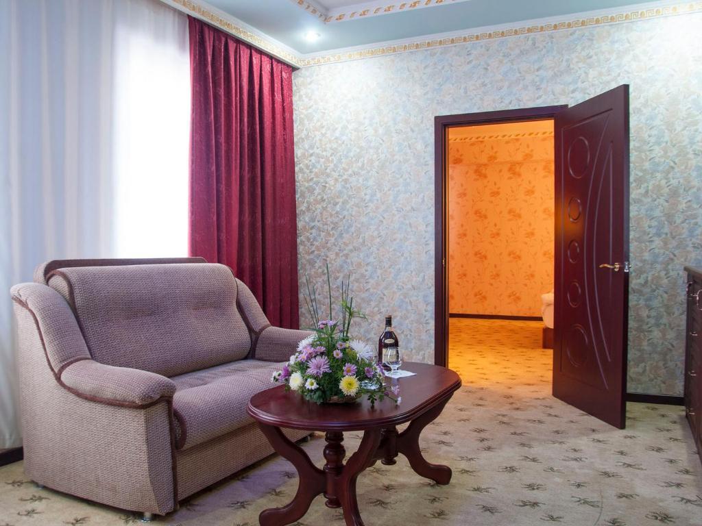 Golden Valley Hotel Tashkent Quarto foto